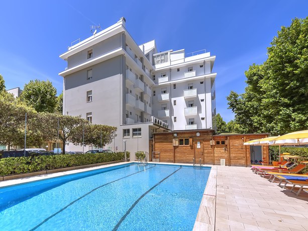 Imagen de la piscina del Hotel Excelsior, Cervia. Foto 20