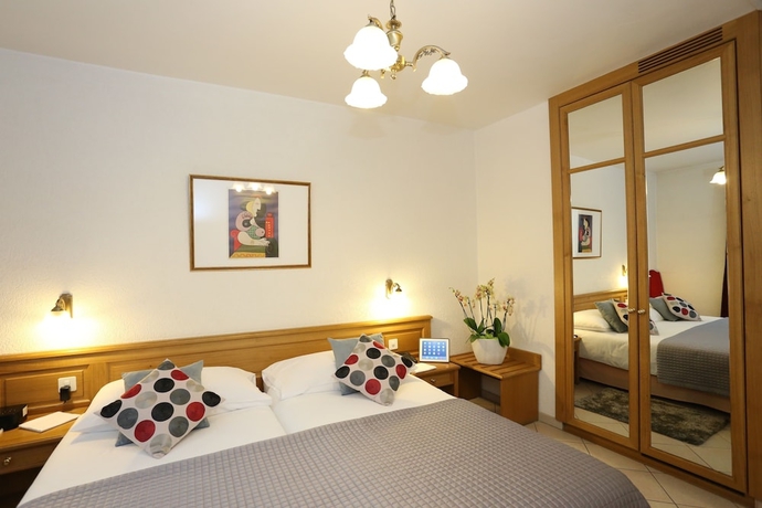 Imagen de la habitación del Hotel Excelsior, Ginebra. Foto 2