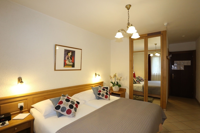 Imagen de la habitación del Hotel Excelsior, Ginebra. Foto 3