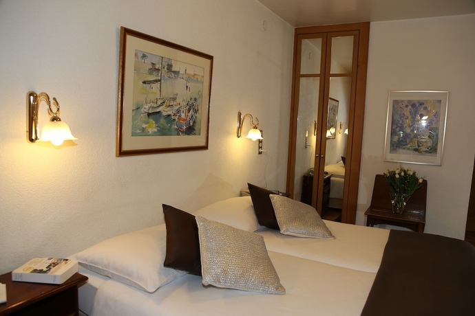 Imagen de la habitación del Hotel Excelsior, Ginebra. Foto 4