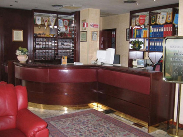 Imagen de los interiores del Hotel Excelsior, Latina. Foto 2