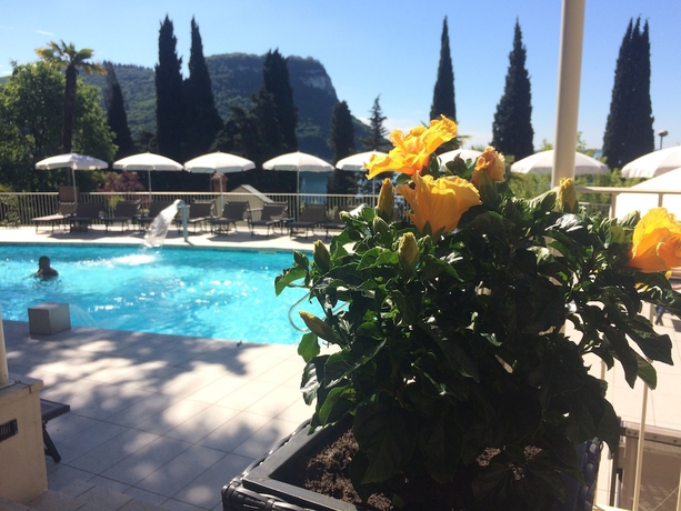 Imagen de la piscina del Hotel Excelsior Le Terrazze. Foto 18