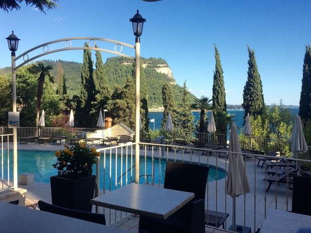 Imagen de la piscina del Hotel Excelsior Le Terrazze. Foto 19