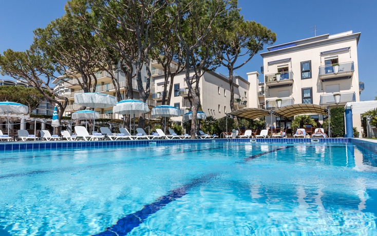 Imagen de la piscina del Hotel Excelsior, Lido Di Jesolo. Foto 7