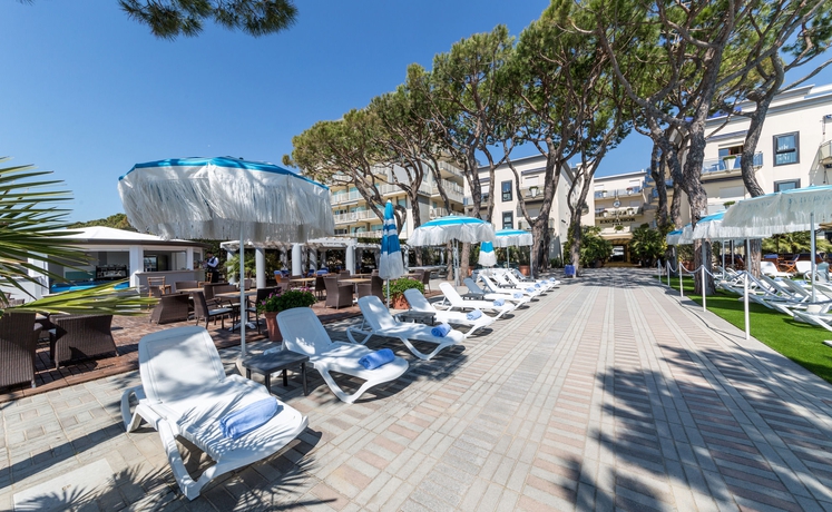 Imagen de la piscina del Hotel Excelsior, Lido Di Jesolo. Foto 8