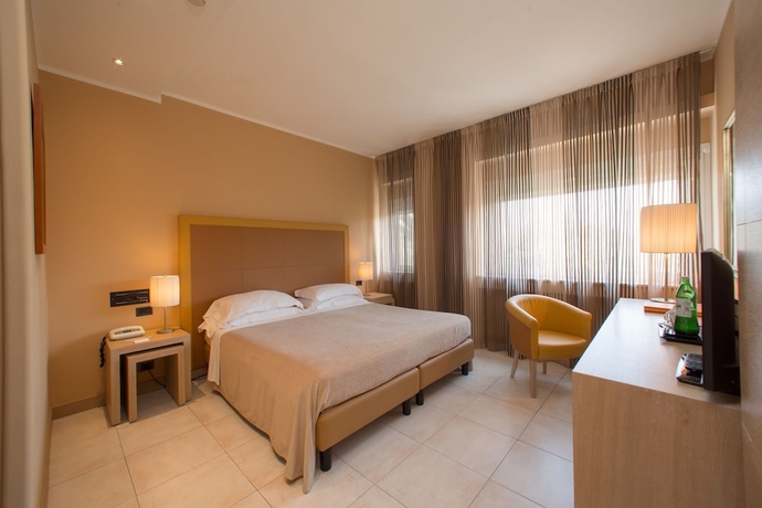 Imagen de la habitación del Hotel Excelsior, Marina di Massa. Foto 3