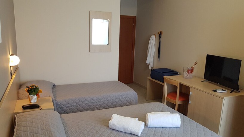 Imagen de la habitación del Hotel Excelsior, Montesilvano. Foto 16