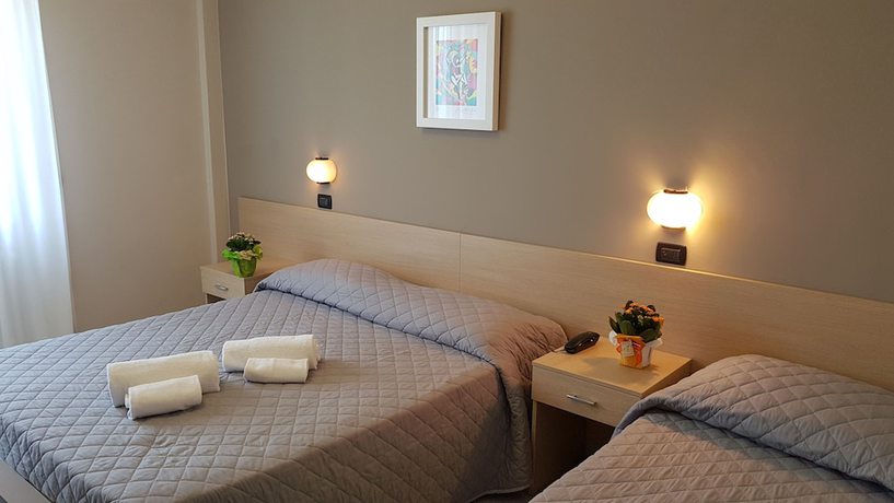 Imagen de la habitación del Hotel Excelsior, Montesilvano. Foto 17