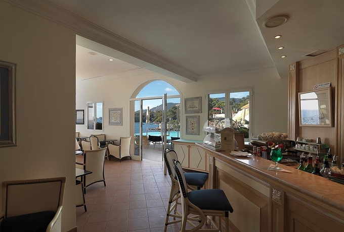 Imagen de la piscina del Hotel Excelsior Palace Portofino Coast. Foto 14