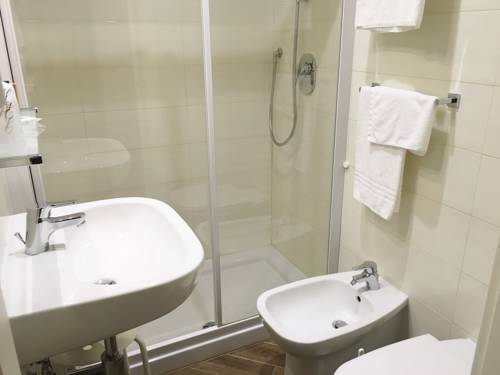 Imagen de la habitación del Hotel Excelsior Pavia. Foto 7