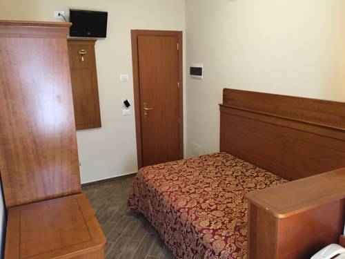 Imagen de la habitación del Hotel Excelsior Pavia. Foto 13