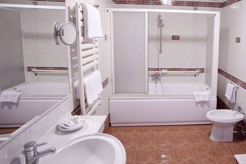 Imagen de la habitación del Hotel Excelsior, Ronchi dei Legionari. Foto 4