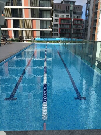 Imagen de la piscina del Hotel Exclusive Apartment With Water Views. Foto 22