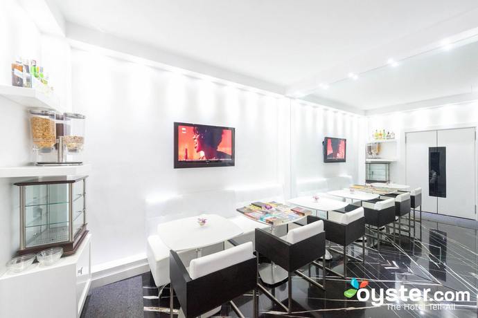 Imagen del bar/restaurante del Hotel Exclusive. Foto 2