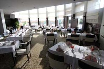 Imagen del bar/restaurante del Hotel Exclusive, Sarajevo. Foto 4