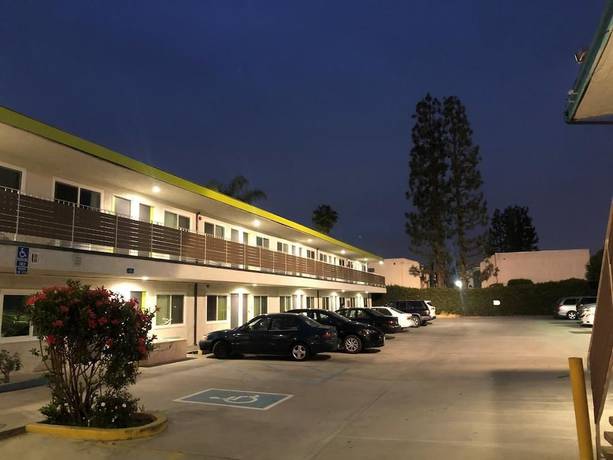 Imagen general del Hotel Exclusivo Inn and Suites. Foto 2