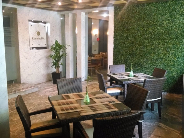 Imagen de los exteriores del Hotel Exe Alameda Reforma. Foto 5