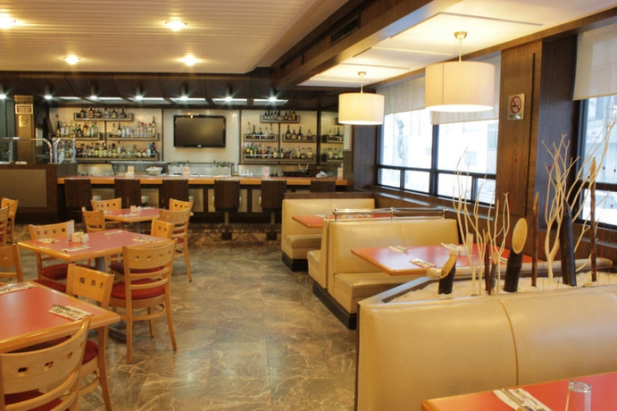 Imagen del bar/restaurante del Hotel Exe Alameda Reforma. Foto 3