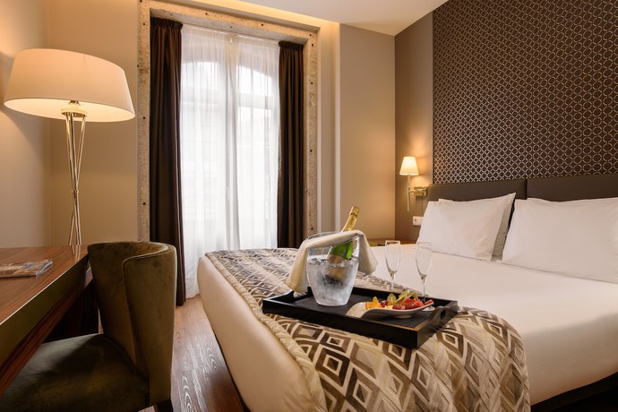 Imagen de la habitación del Hotel Exe Almada Porto. Foto 3
