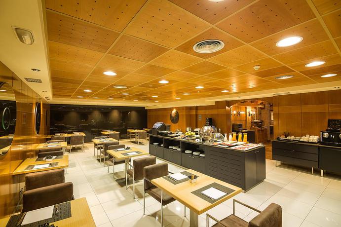 Imagen de los interiores del Hotel Exe Almería Centro. Foto 8