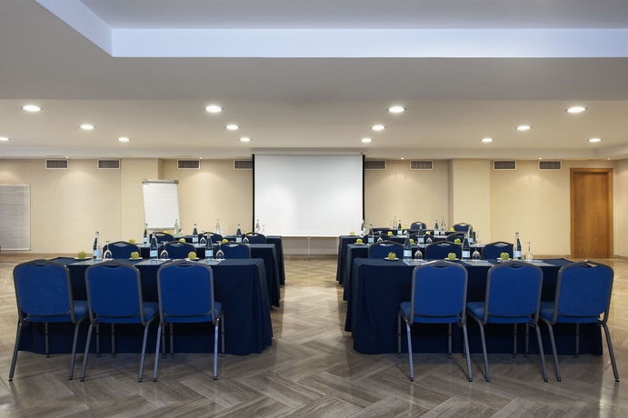 Imagen de los interiores del Hotel Exe Barberà Parc. Foto 13