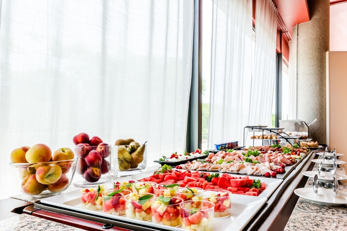 Imagen del bar/restaurante del Hotel Exe Campus. Foto 6