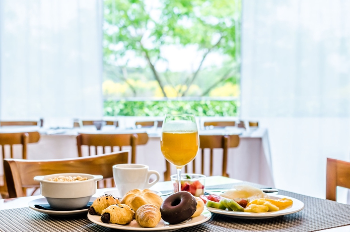 Imagen del bar/restaurante del Hotel Exe Campus. Foto 8