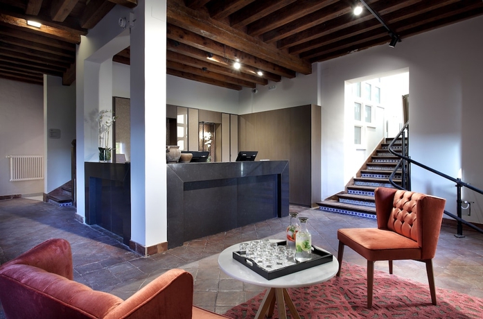 Imagen de los interiores del Hotel Exe Casa De Los Linajes. Foto 16