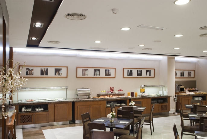 Imagen del bar/restaurante del Hotel Exe Ciudad De Cordoba. Foto 4