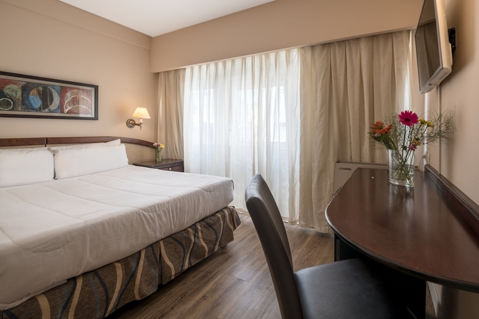 Imagen de la habitación del Hotel Exe Colón. Foto 7