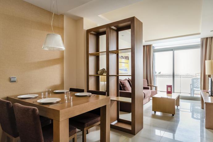 Imagen general del Hotel Exe Cunit Suites and Spa. Foto 3