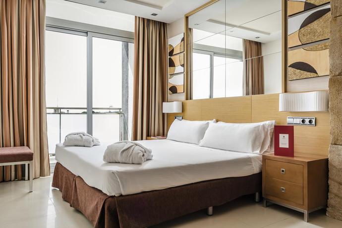 Imagen general del Hotel Exe Cunit Suites and Spa. Foto 4