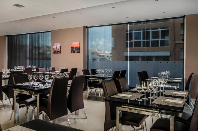 Imagen general del Hotel Exe Cunit Suites and Spa. Foto 8