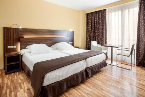 Imagen de la habitación del Hotel Exe Do&ntilde;a Carlota. Foto 17