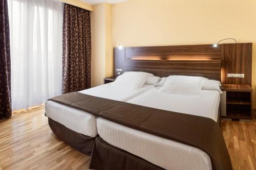 Imagen de la habitación del Hotel Exe Do&ntilde;a Carlota. Foto 20