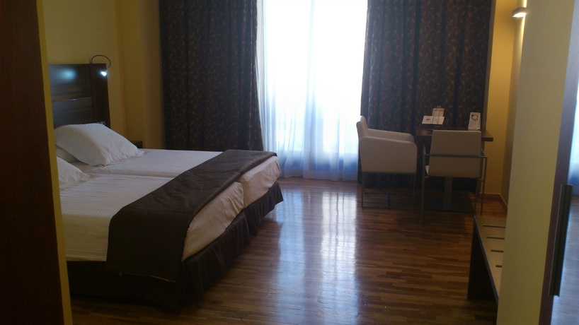 Imagen de la habitación del Hotel Exe Doña Carlota. Foto 9