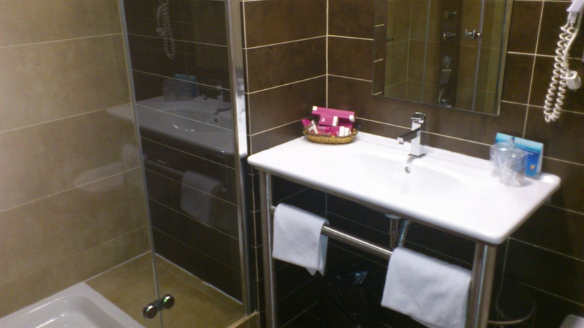 Imagen de la habitación del Hotel Exe Doña Carlota. Foto 10