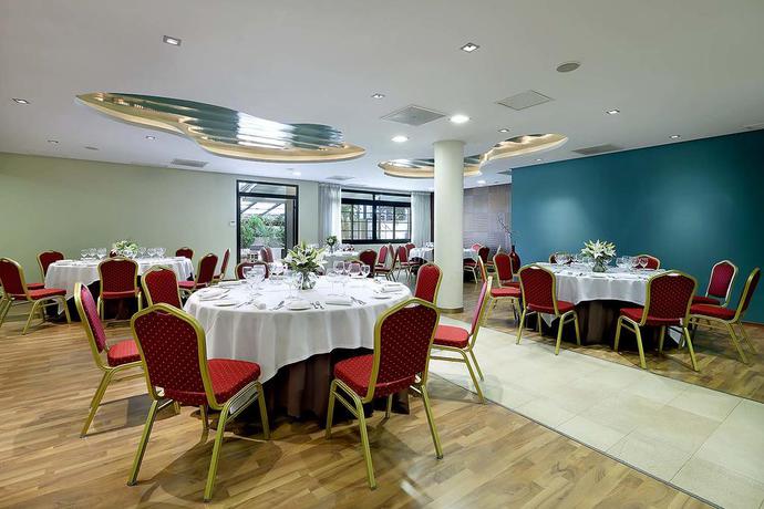 Imagen del bar/restaurante del Hotel Exe Estepona Thalasso and Spa - Adults Only. Foto 2