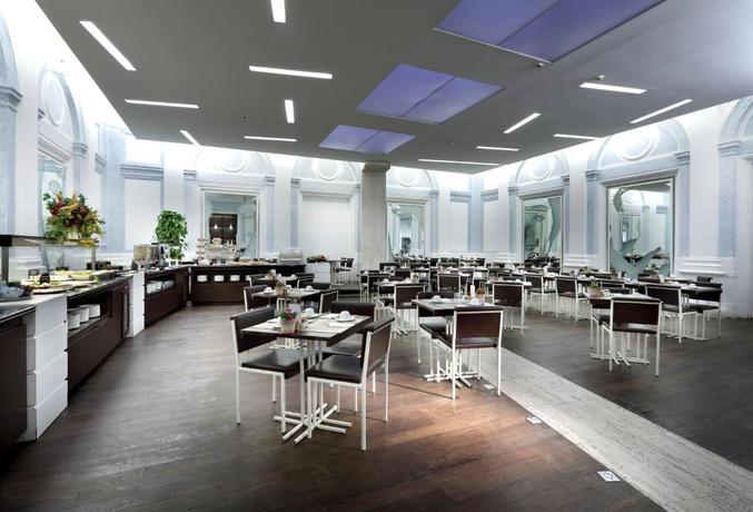 Imagen del bar/restaurante del Hotel Exe International Palace. Foto 2
