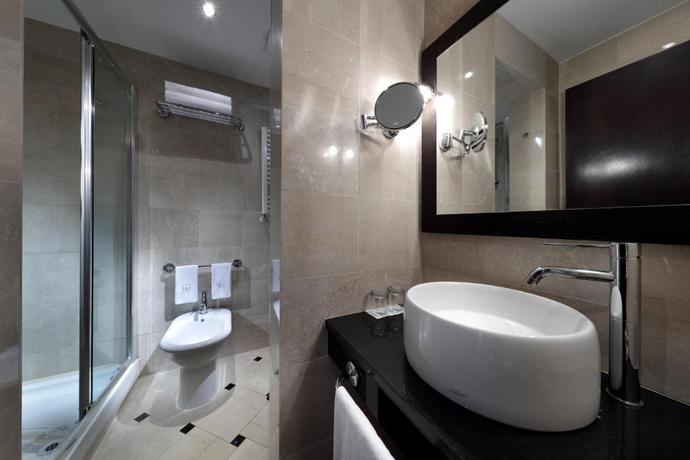 Imagen de la habitación del Hotel Exe International Palace. Foto 6