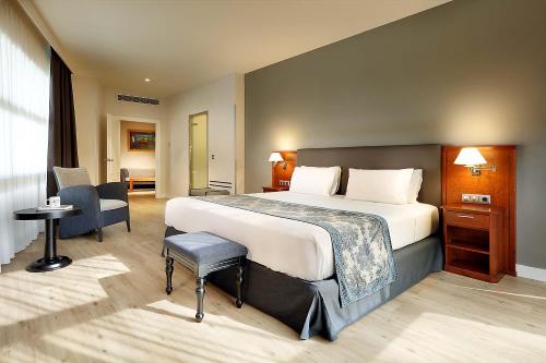 Imagen de la habitación del Hotel Exe Isla Cartuja. Foto 7