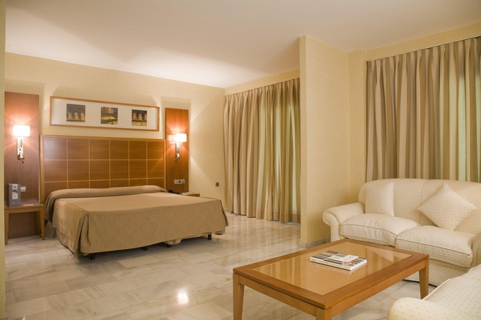 Imagen de la habitación del Hotel Exe Las Adelfas. Foto 7