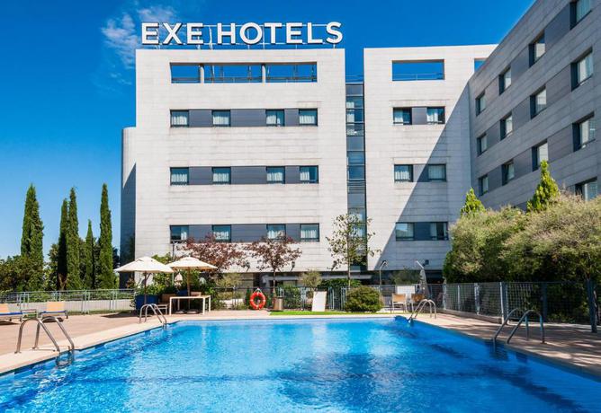 Imagen de la piscina del Hotel Exe Madrid Norte. Foto 14