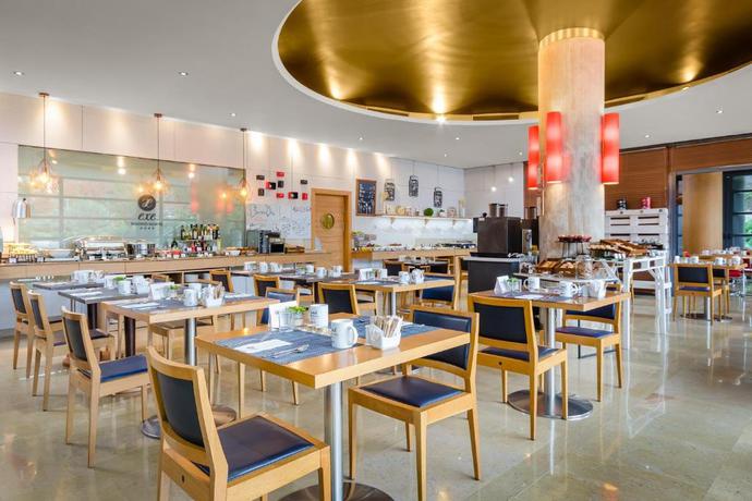 Imagen del bar/restaurante del Hotel Exe Madrid Norte. Foto 5