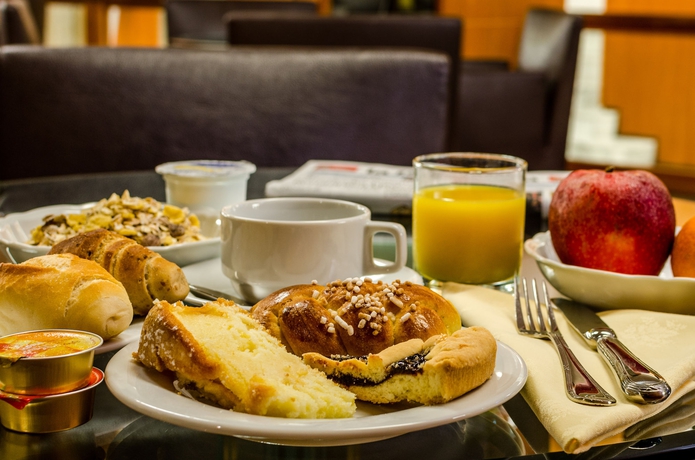 Imagen del bar/restaurante del Hotel Exe Majestic. Foto 2