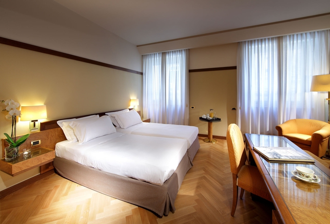 Imagen de la habitación del Hotel Exe Majestic. Foto 8