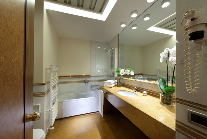 Imagen de la habitación del Hotel Exe Majestic. Foto 12