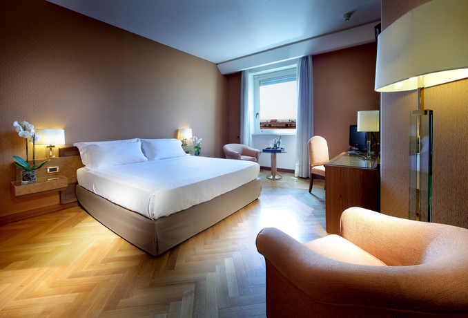 Imagen de la habitación del Hotel Exe Majestic. Foto 13