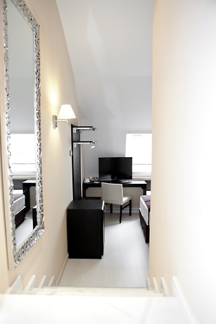 Imagen de los interiores del Hotel Exe Malaga Museos. Foto 14