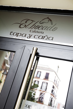 Imagen del bar/restaurante del Hotel Exe Malaga Museos. Foto 3